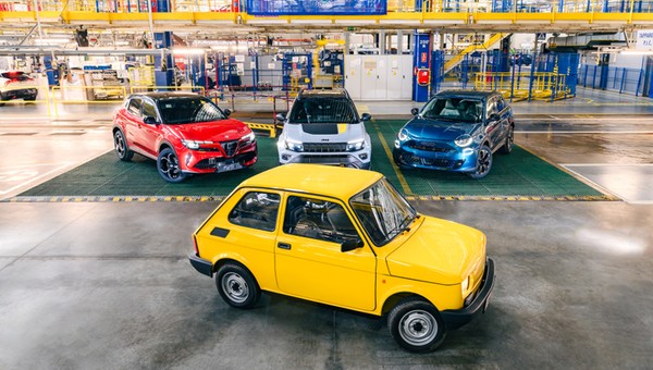 Pół wieku fabryki w Tychach. Zaczynała od Malucha, dziś produkuje miejskie SUV-y