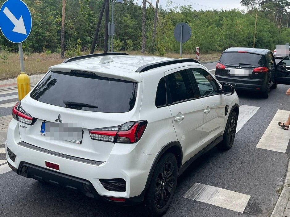 Funkcjonariusze Straży Granicznej zatrzymali 20-letniego kierowcę, który jechał skradzionym w Niemczech Mitsubishi ASX