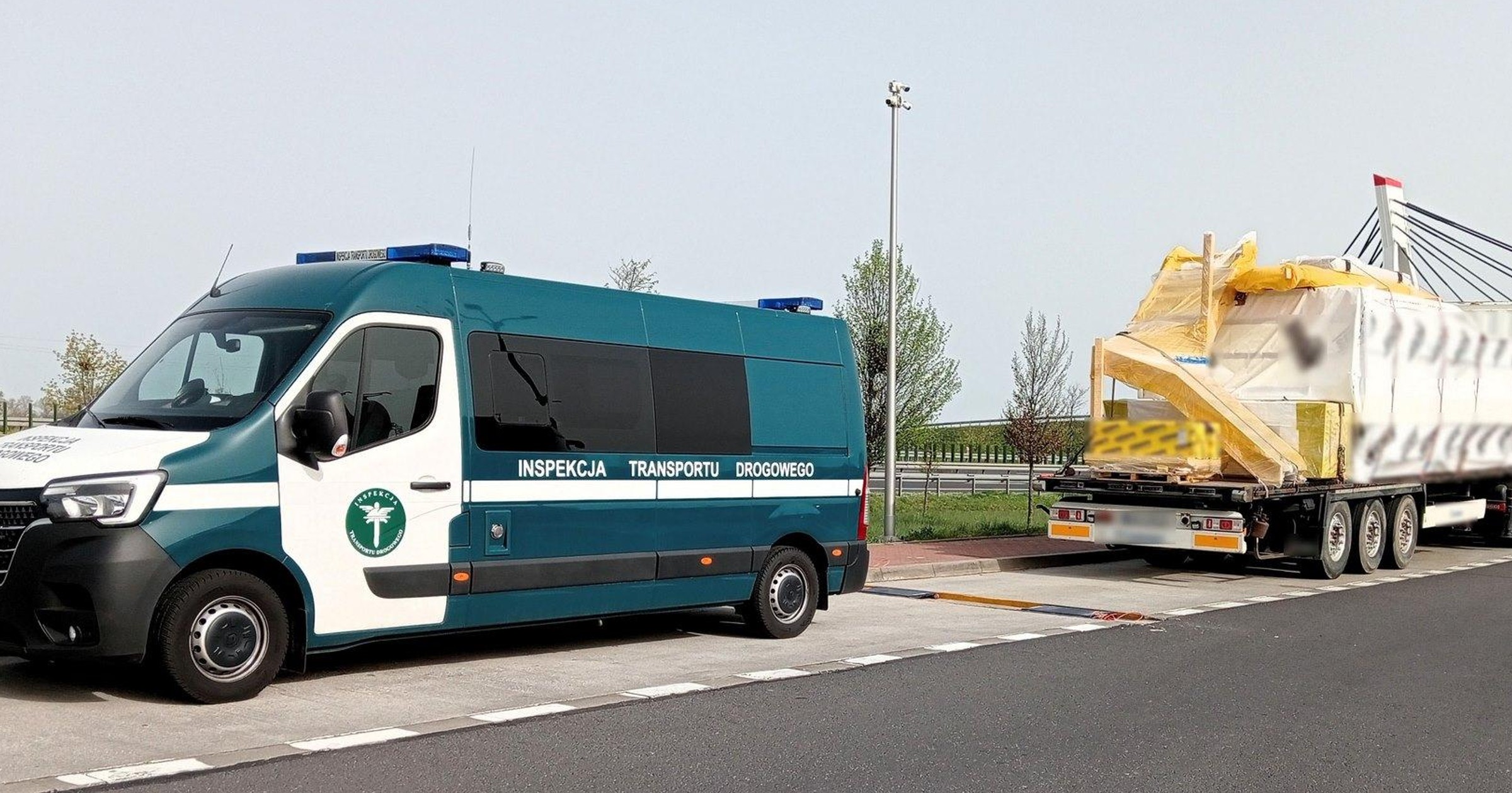 Kierowca tej ciężarówki wręcz prosił się o kontrolę