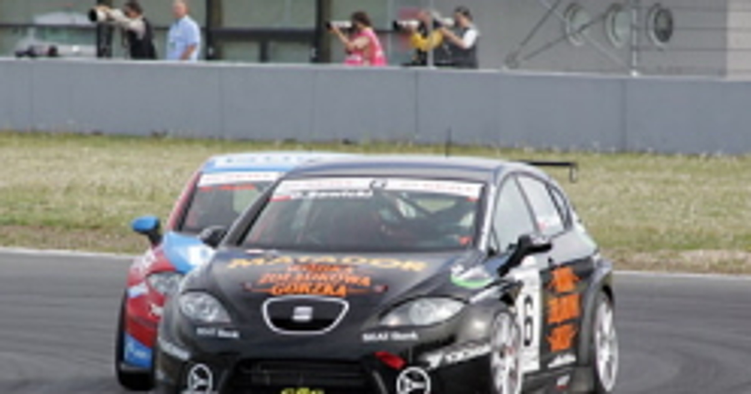 Wyścigi: Damian Sawicki nie wygra rozgrywek Seat Leon Supercopa