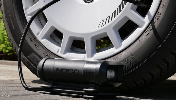 Noco AX65: czy to najlepszy przenośny bezprzewodowy kompresor do kół, jaki można dostać za pieniądze?