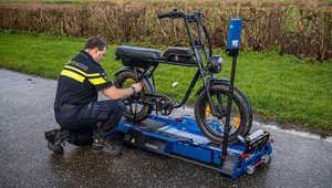 Pierwsza drogówka w Polsce otrzyma taki sprzęt. Sprawdzi pojazd na miejscu