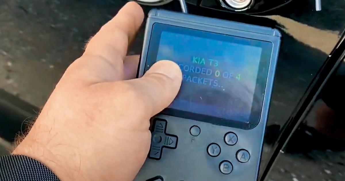 Fałszywy „GameBoy” – zamaskowany sprzęt do kradzieży aut
