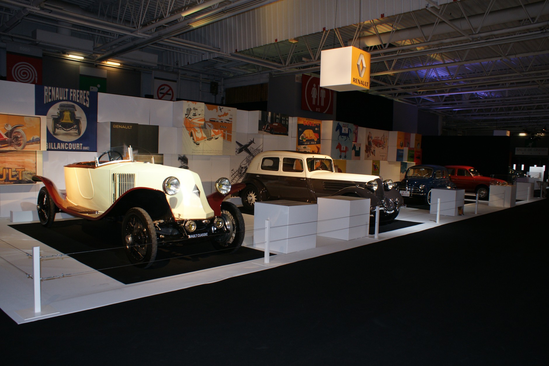 Klasyki i ich reklamy na salonie w Paryżu