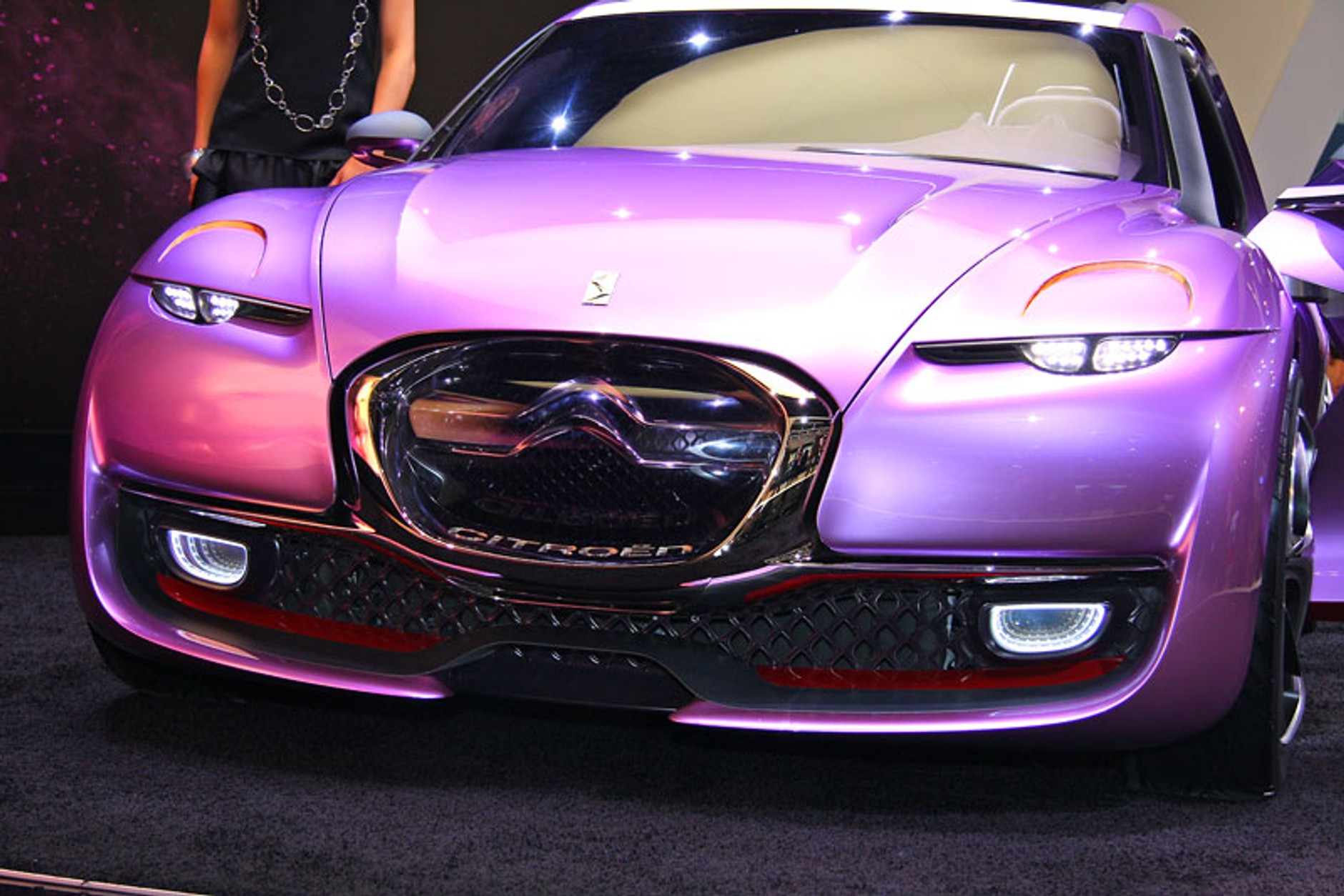 IAA Frankfurt 2009: prototyp Citroën REVOLTE - szczególnie dla pań... (fotogaleria)