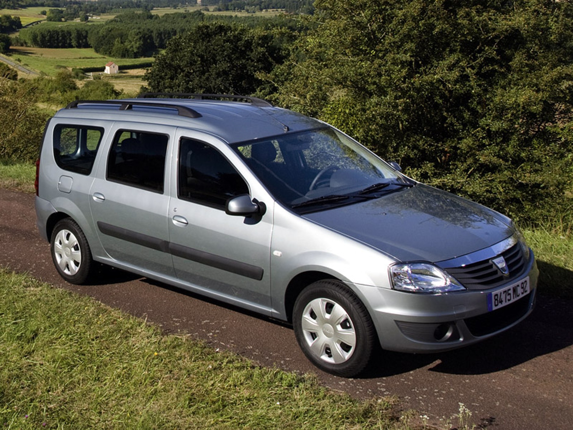 Paryż 2008: Dacia Logan MCV – nowa twarz dla kombi (wideo)