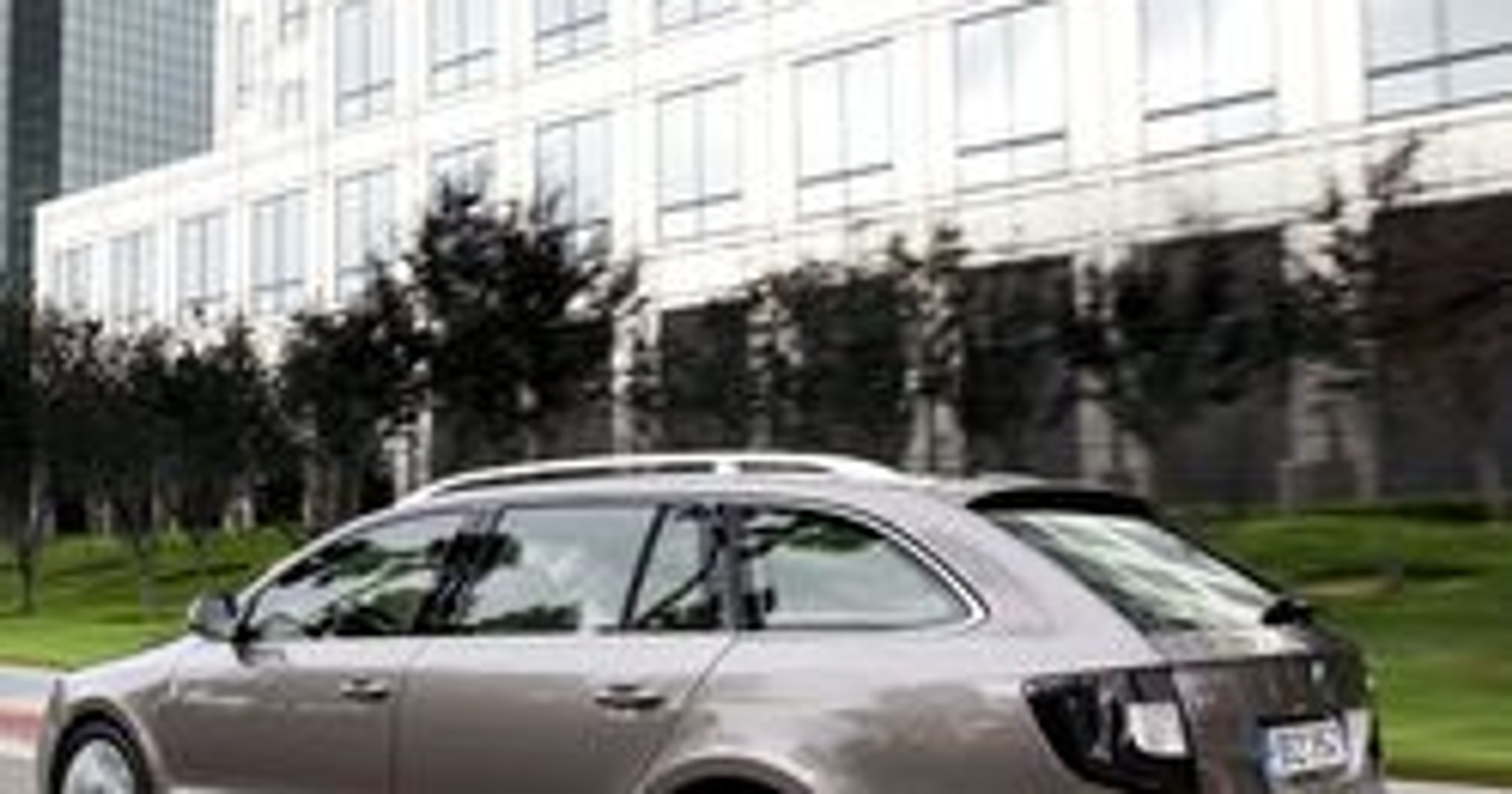 IAA Frankfurt 2009: Škoda Superb Combi za 94 tys. zł (ceny wszystkich wersji)