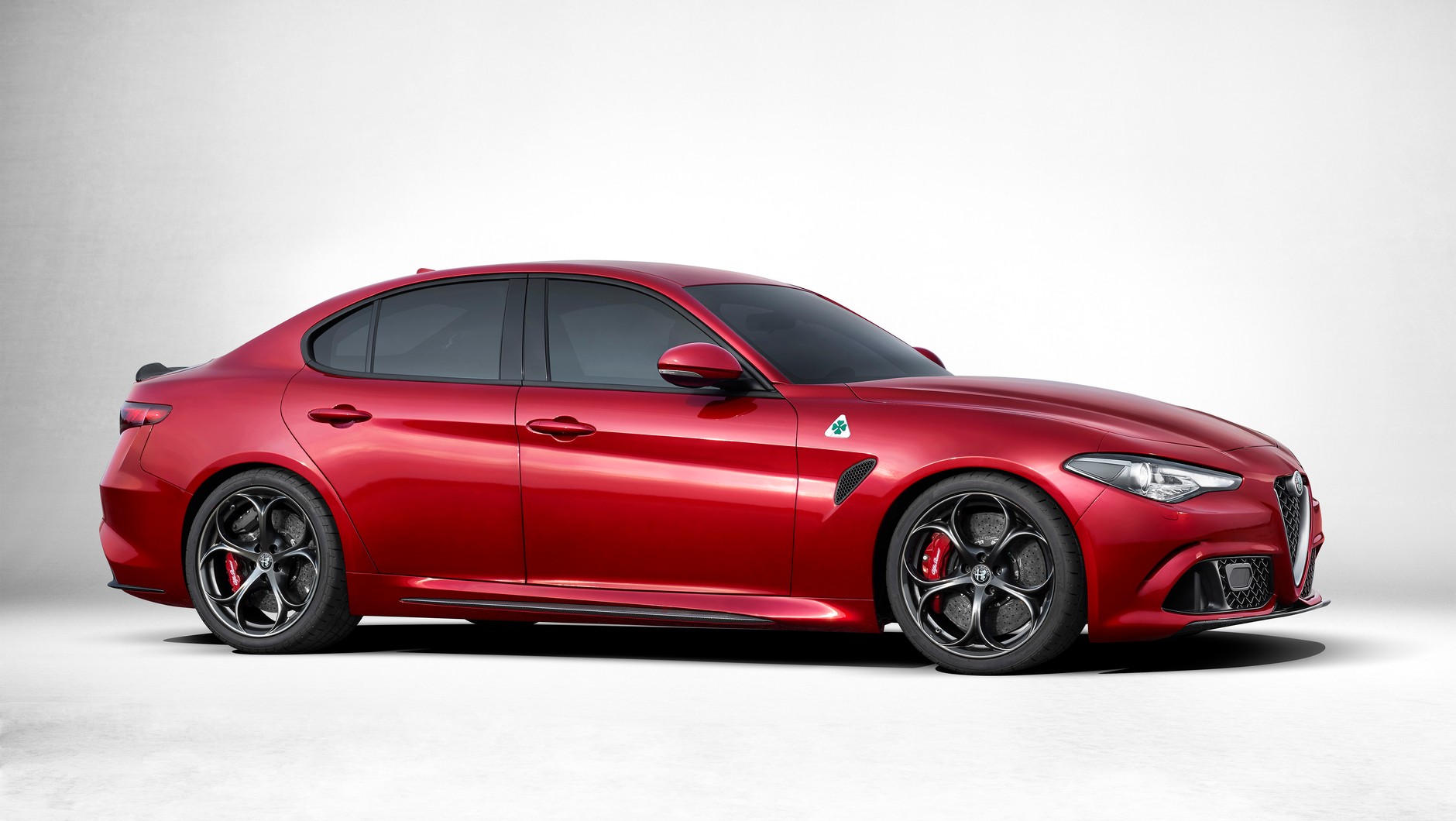 Dobrym przykładem sedana jest Alfa Romeo Giulia Quadrifoglio.