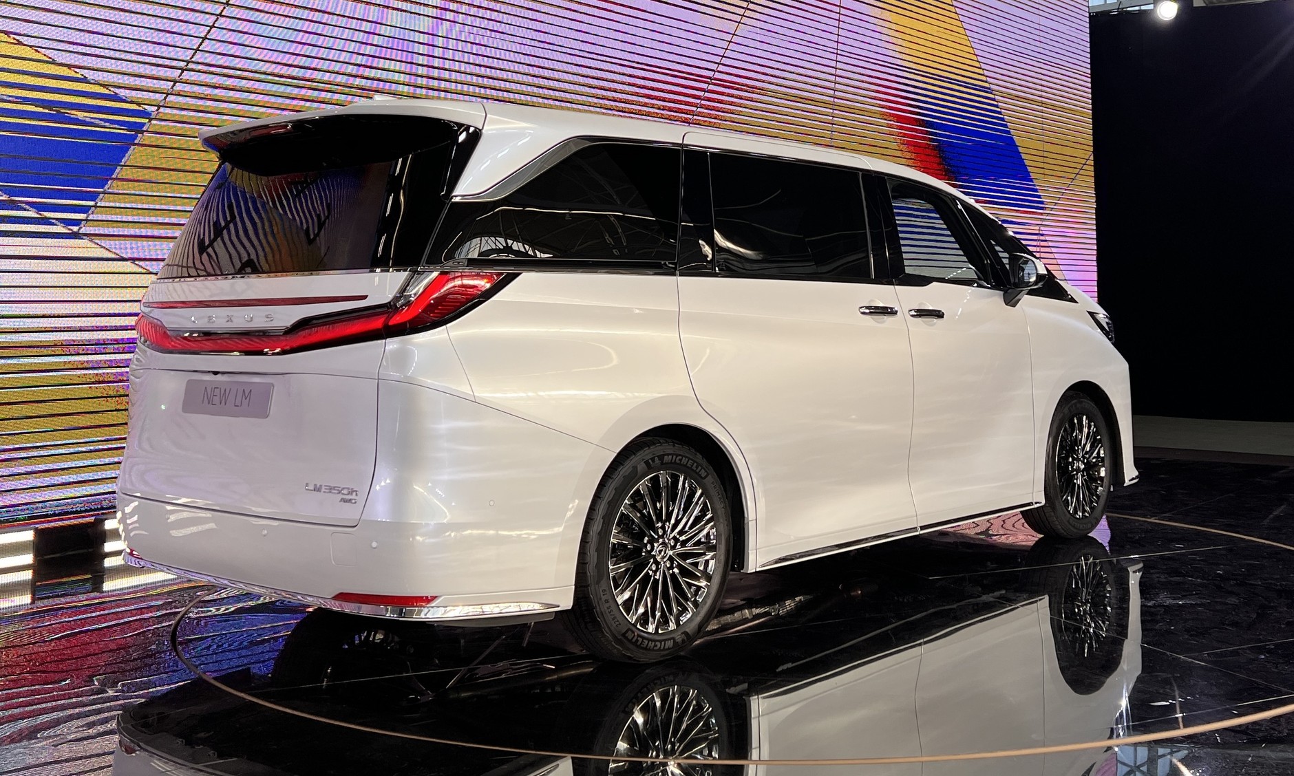 Lexus LM (druga generacja; od 2023 r.)