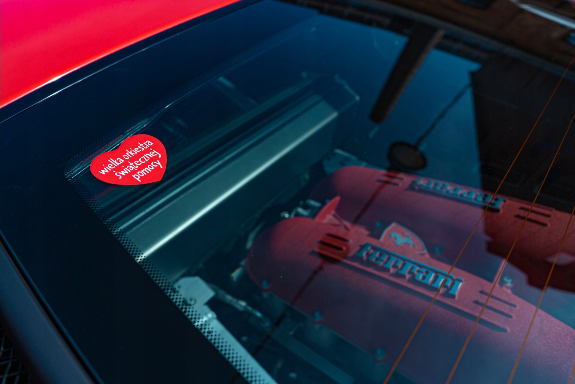 Ferrari Radka Kotarskiego przekazane WOŚP