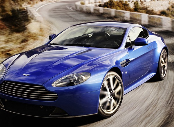 Aston Martin V8 Vantage S: błękitna krew