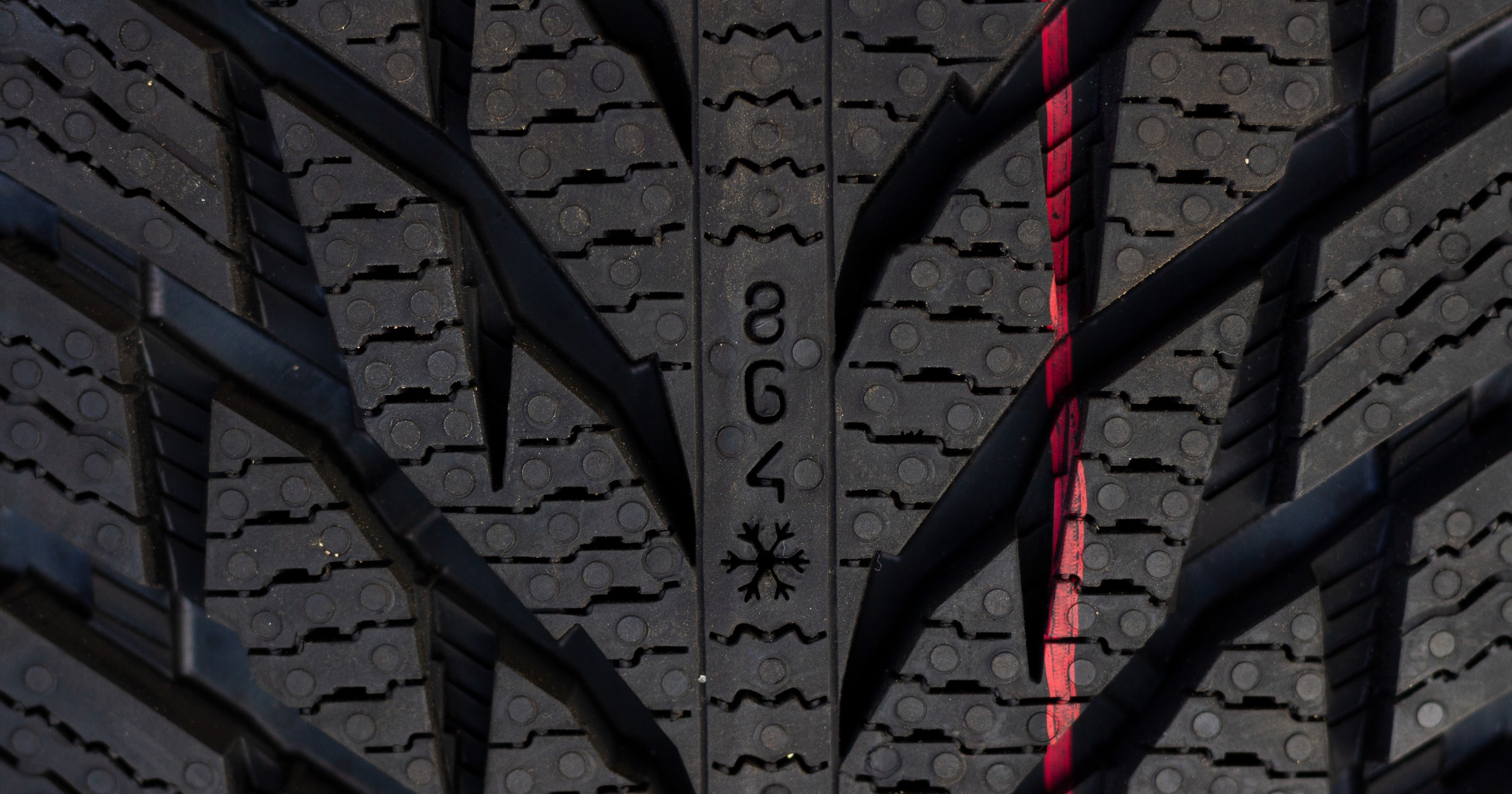 Kilka cyfr na bieżniku pokaże nam, czy powinniśmy wymienić opony