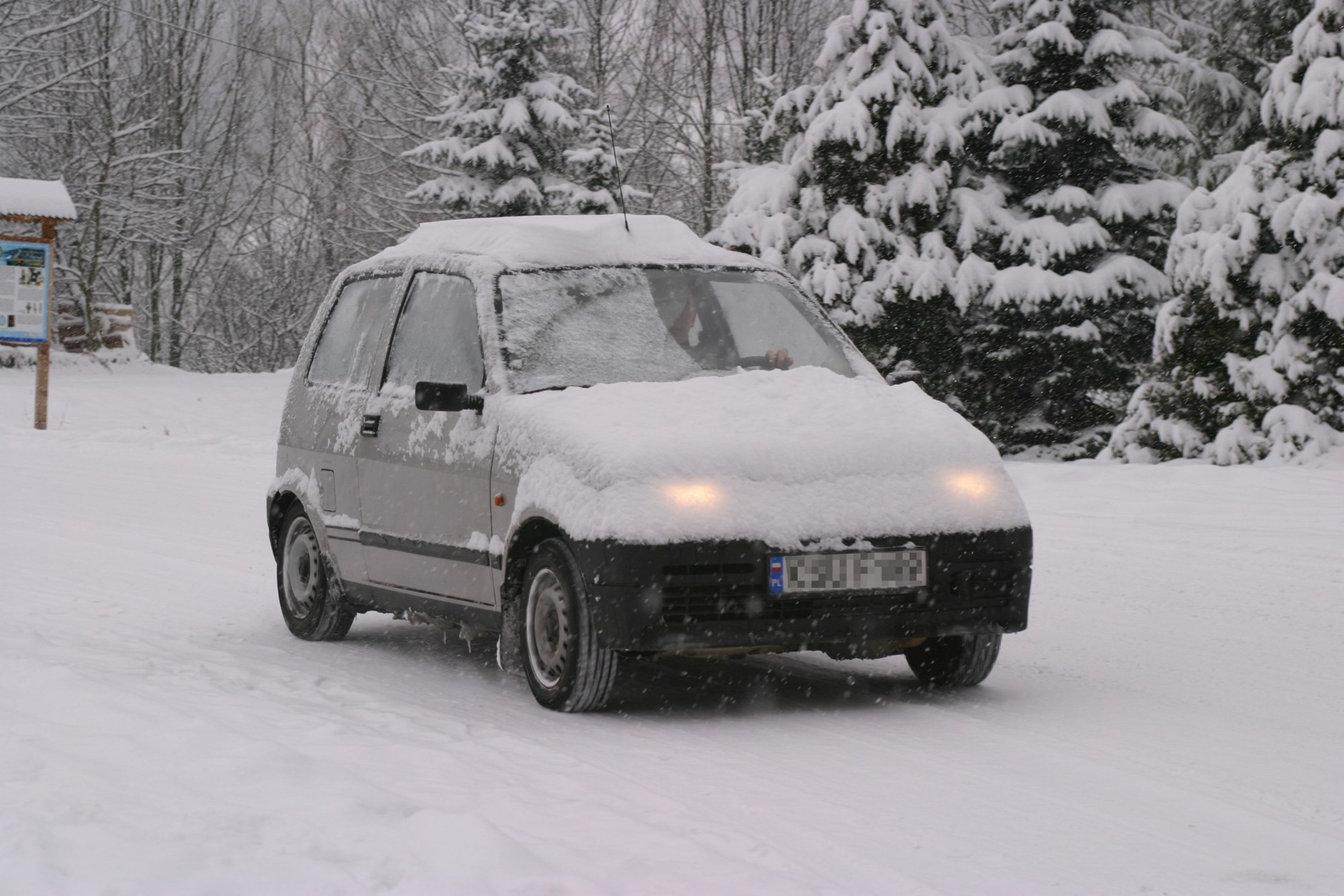 Jaki mandat za nieodśnieżony samochód?