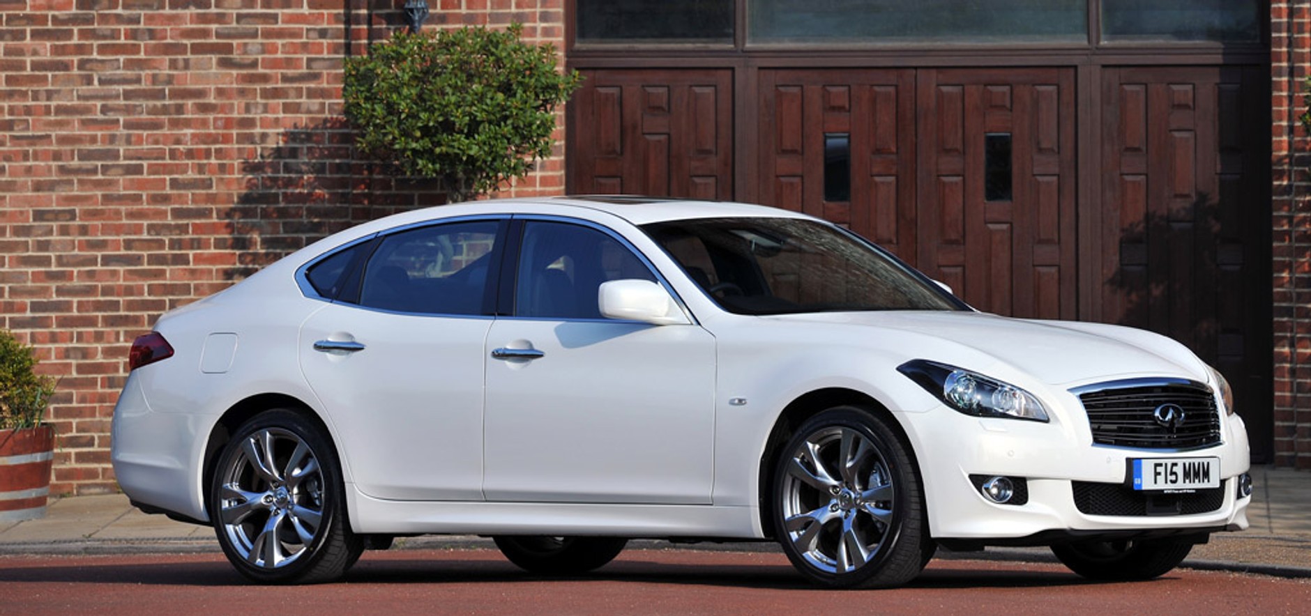 Infiniti M37: Limuzyna ze sportowym sznytem