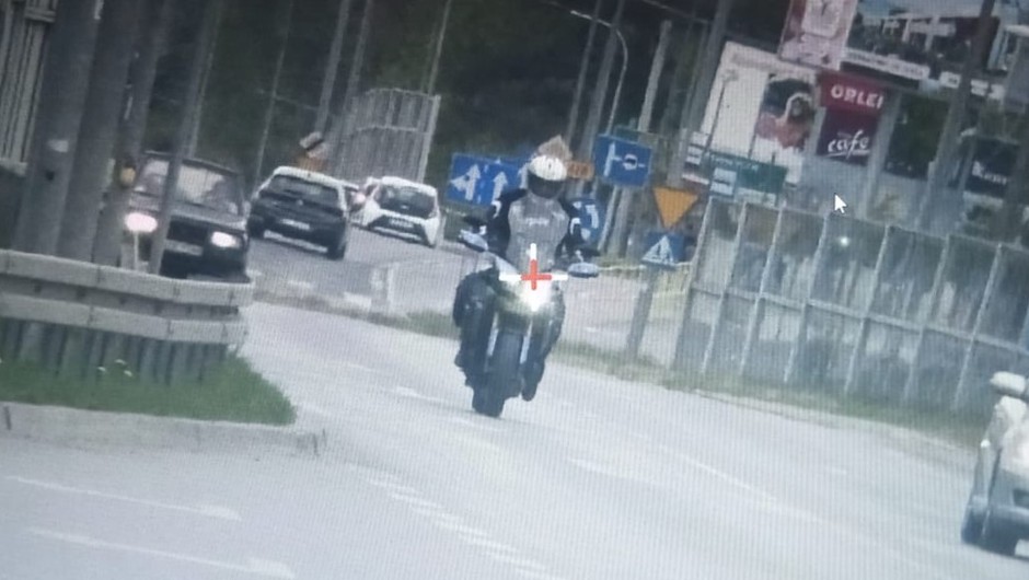 Obraz pochodzący z serwisu https://bialystok.policja.gov.pl/po2/aktualnosci/95399,Sezon-na-moto-badz-odpowiedzialny.html