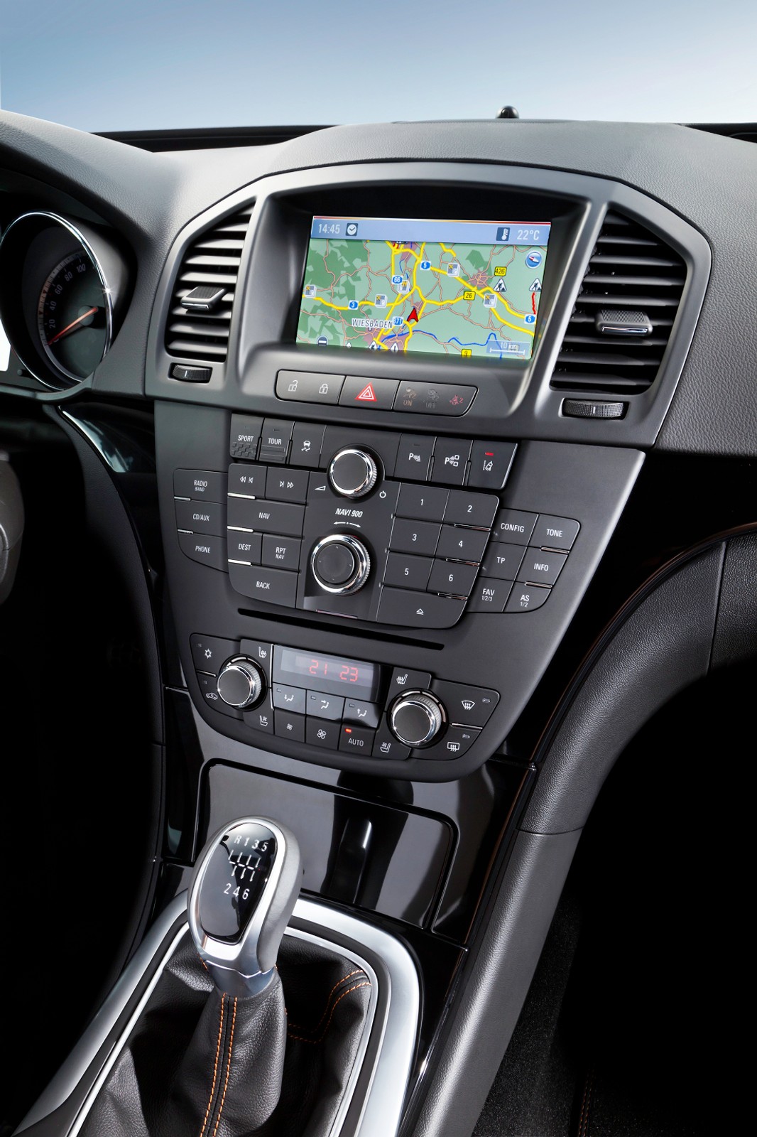 Opel Insignia z nowymi silnikami i wyposażeniem