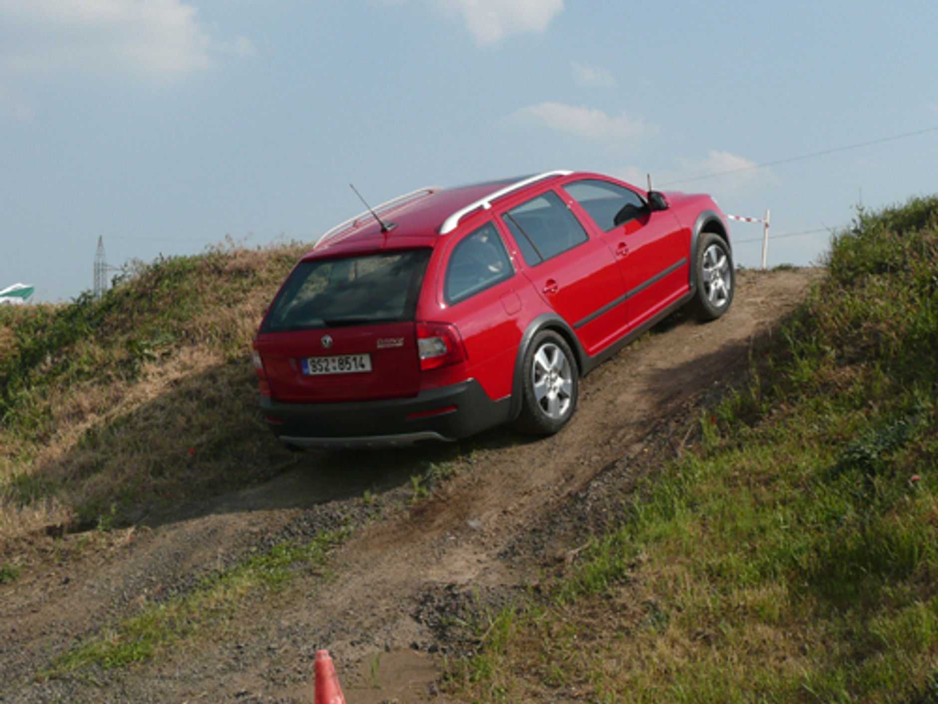Skoda Octavia Scout 2.0 TDI - Kombiakiem w teren