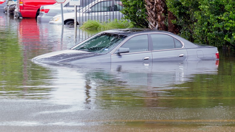 Zalany samochód