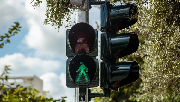 Koronawirus. Grudziądz wyłączył część świateł na przejściach /  Christos Tsartsianidis