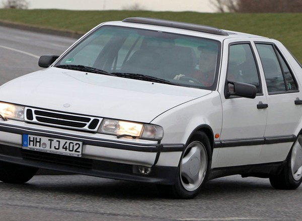 Z archiwum Auto Świata - Saab 9000 2.0 Turbo: auto z lotniczymi korzeniami