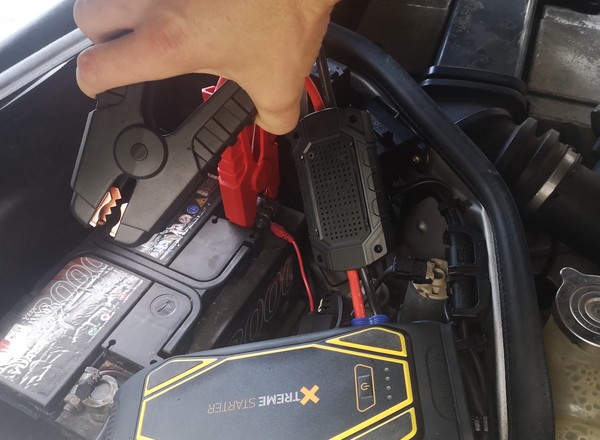Powerbank z funkcją rozruchu auta - jak wybrać dobry?