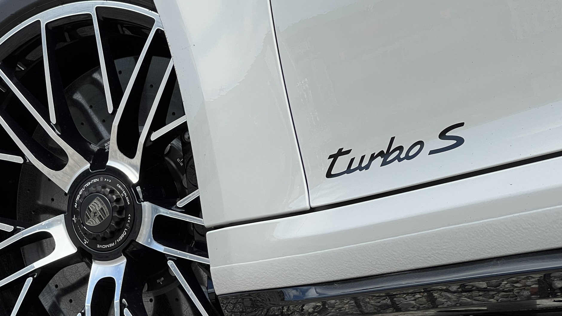 Porsche 911 Turbo S (generacja 992.2)