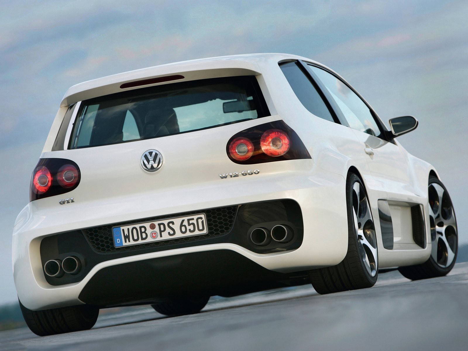 VW Golf GTI W12