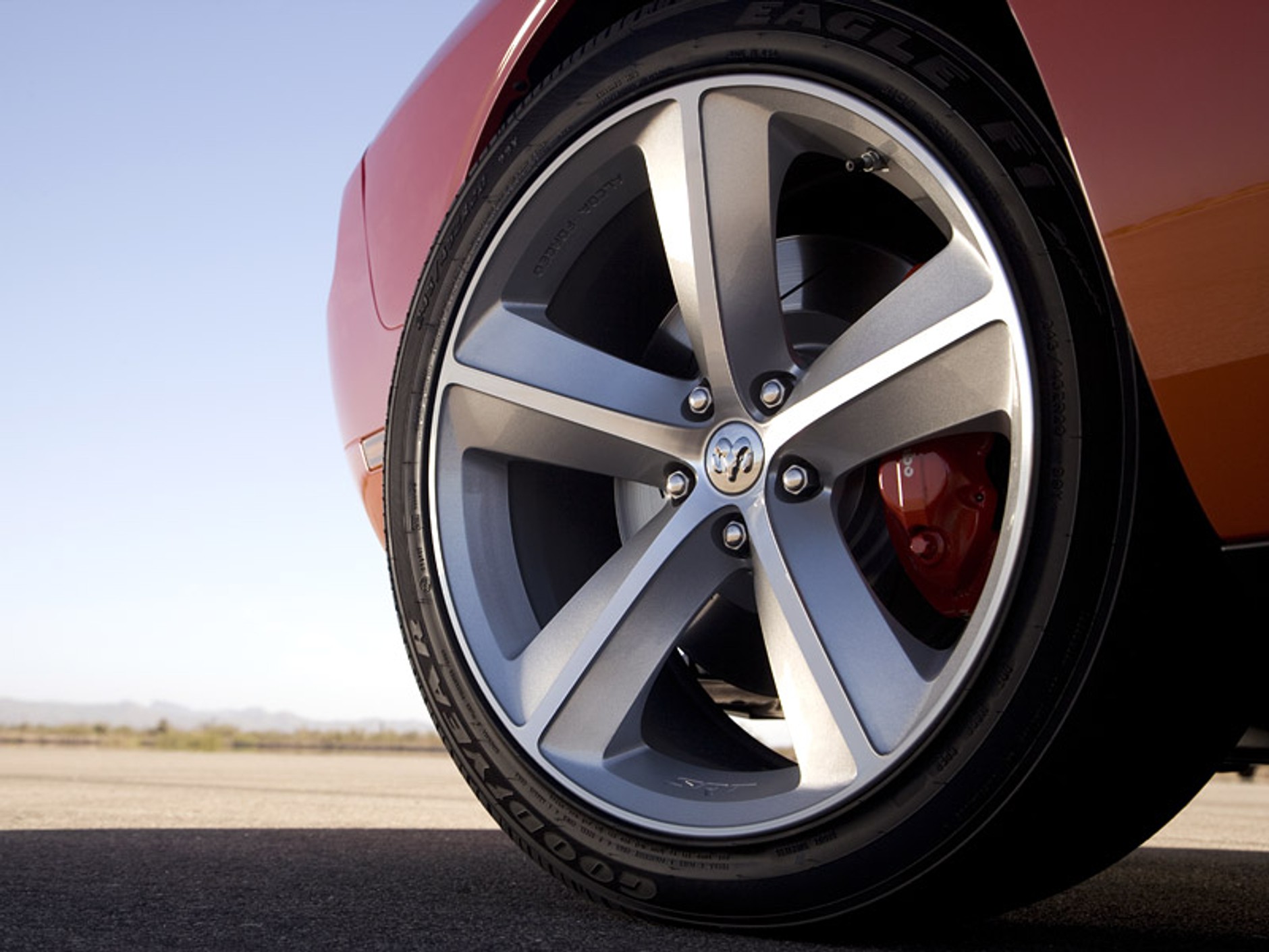 Dodge: Challenger SRT8 2008 - limitowany coupe