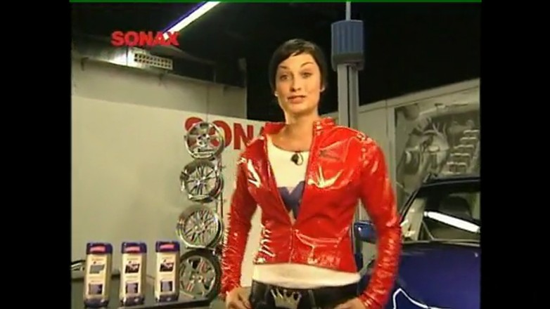 Zrób auto na błysk - Tajniki woskowania karoserii