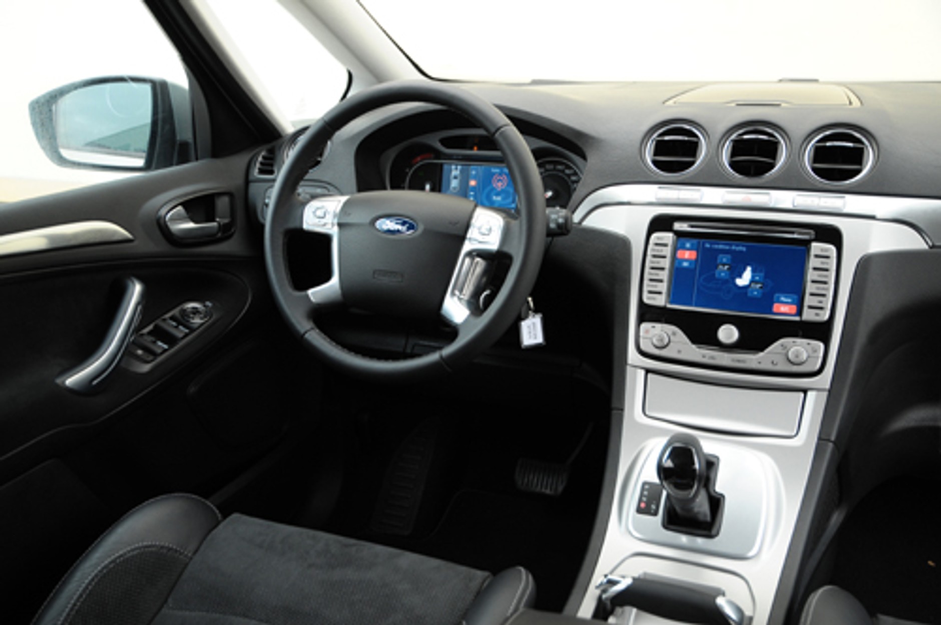 Ford S-Max 2.0 TDCi Automat - Van ze sportową duszą