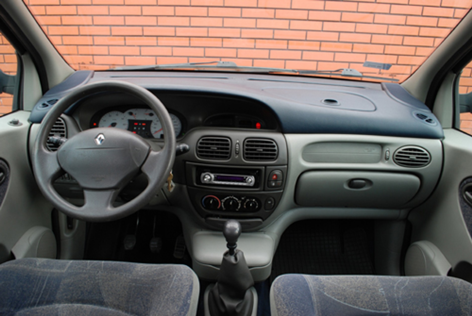 Renault Scenic 2.0 - Więcej swobody