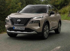 Za kierownicą nowego X-Traila. Tak jeździ topowy SUV Nissana