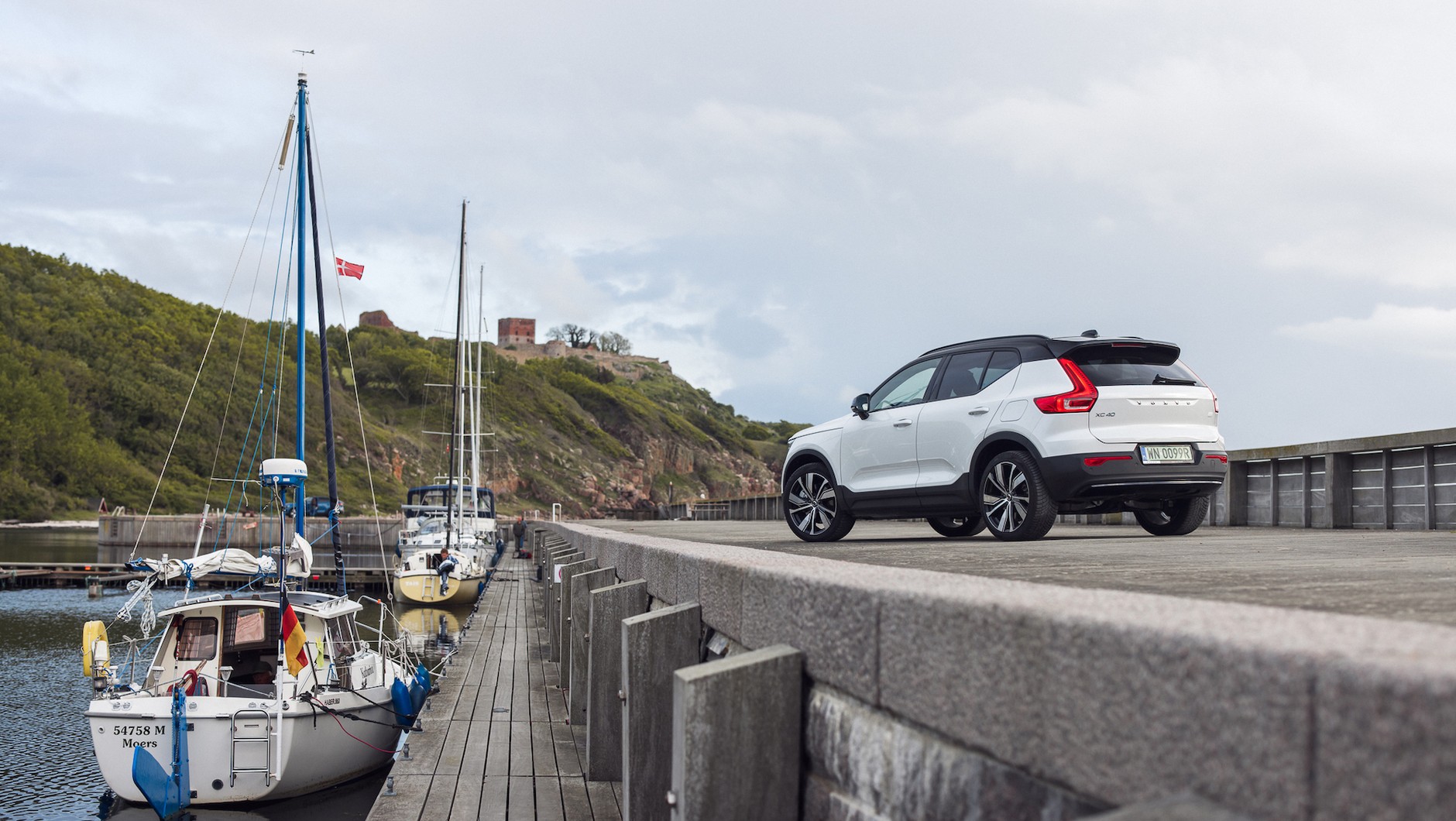 XC40 pod względem technicznym jest bliźniaczą konstrukcją z C40. Oba modele bazują na tej samej modularnej platformie CMA (Compact Modular Architecture)