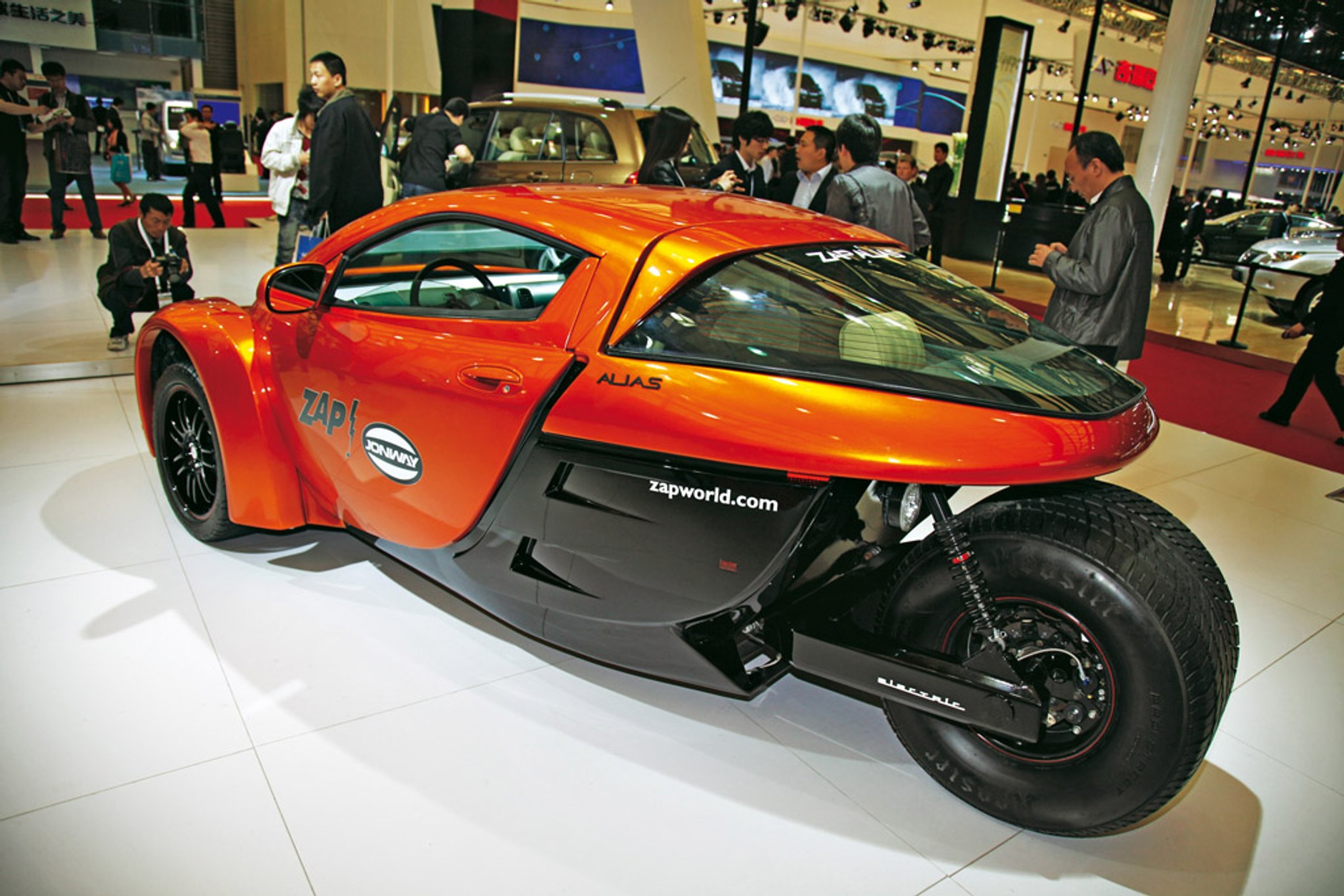 Auto Shanghai 2011: salon z podróbkami