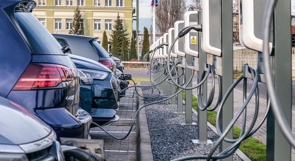 Punkt ładowania samochodów elektrycznych