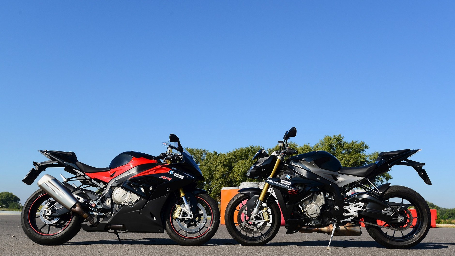 BMW S1000RR vs BMW S1000R
