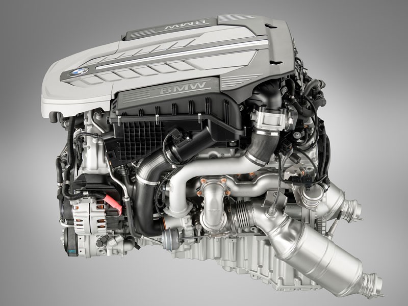 BMW 760i – nowy silnik 6,0 V12 i 8-biegowy automat