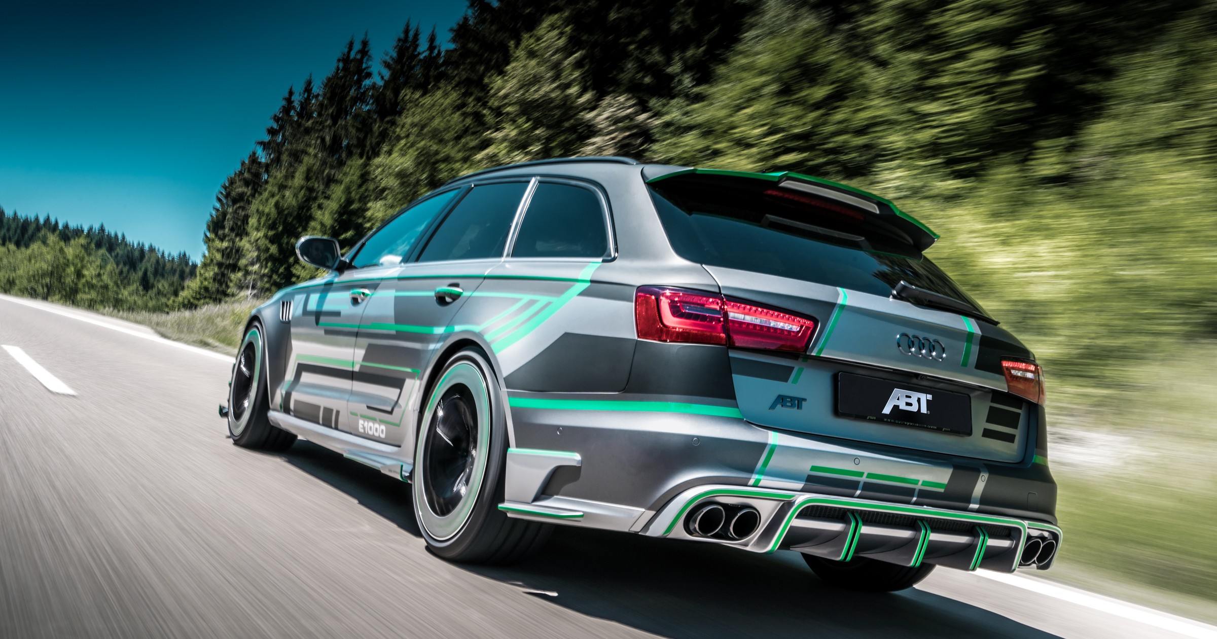 ABT_RS6-E_Concept_fahrend_7