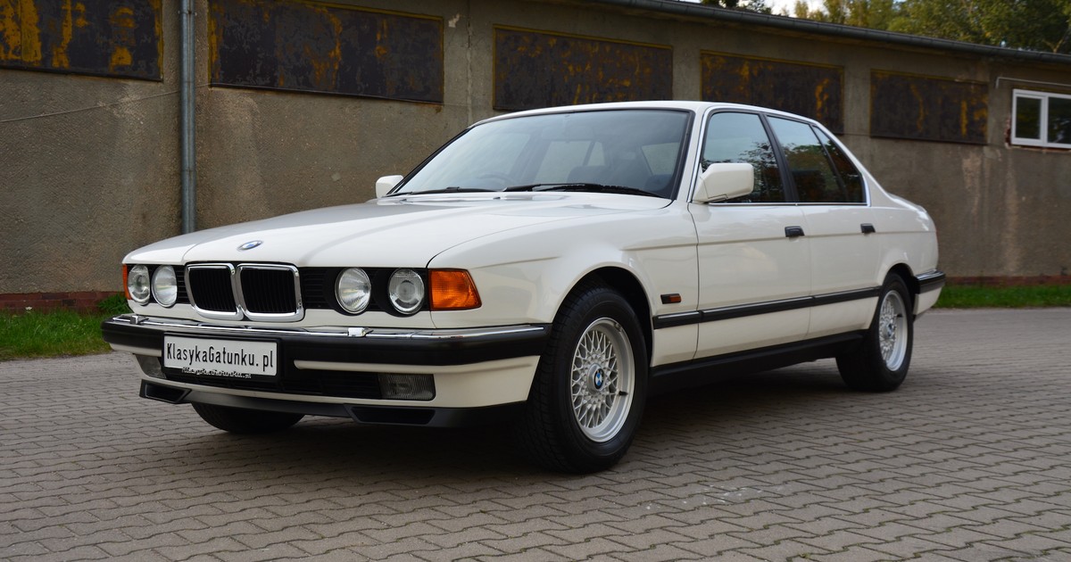 BMW 740i E32
