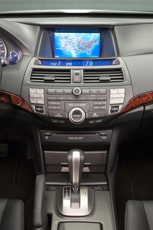 Honda Accord Crosstour: kolejny mikst liftbacka, coupé i SUV-a