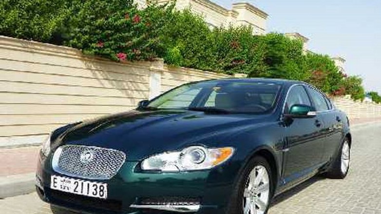 Tego Jagura możemy kupić w Dubaju za około 129 tys. dirhamów (107 tys. zł)