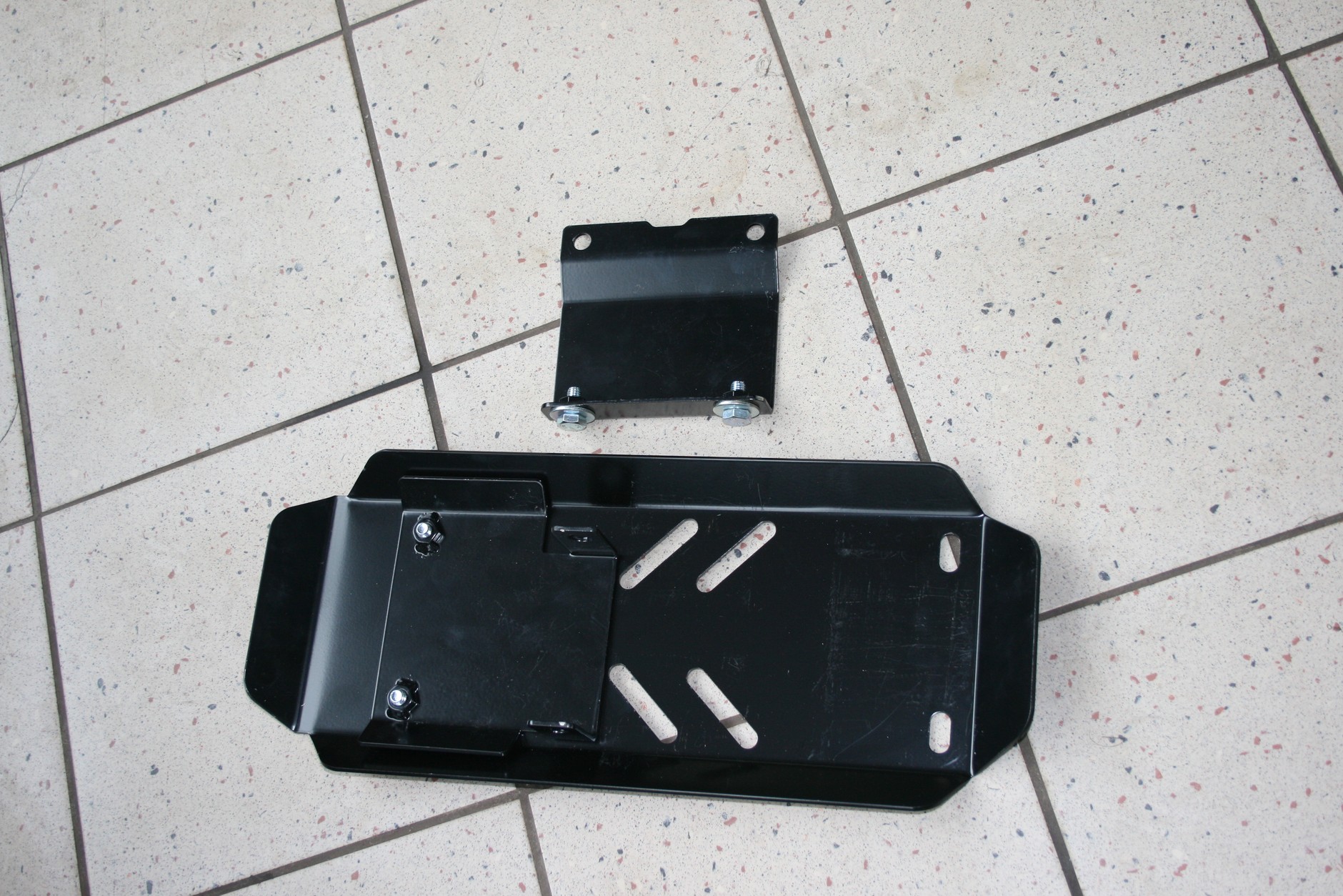 Stalowa osłona podwozia do Fiata Sedici (cena 590 zł)