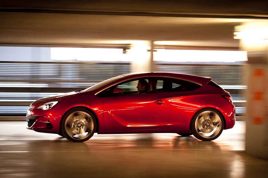 Opel Astra GTC już w pełnej okazałości