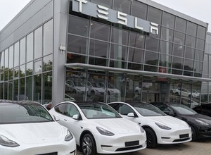Tesla tańsza od elektrycznej Skody? Gigantyczna obniżka cen