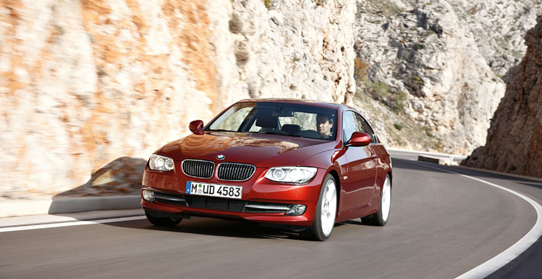 BMW: odnowiona Seria 3 w wersji coupe i cabrio