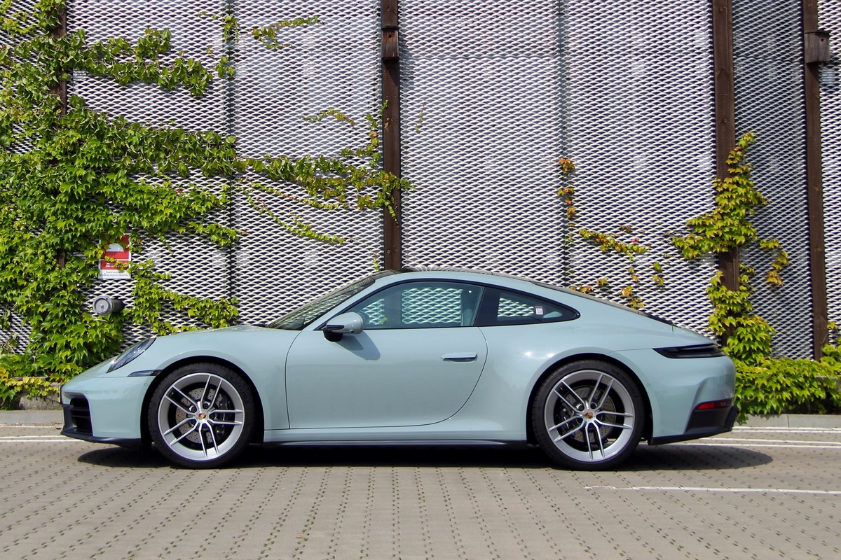 Jakie jest podstawowe Porsche 911? Przetestowałem nową Carrerę