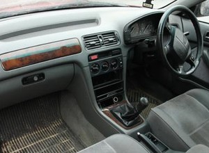 Auto z Anglii na polskich drogach. Przekładamy kierownicę w prawej strony na lewą