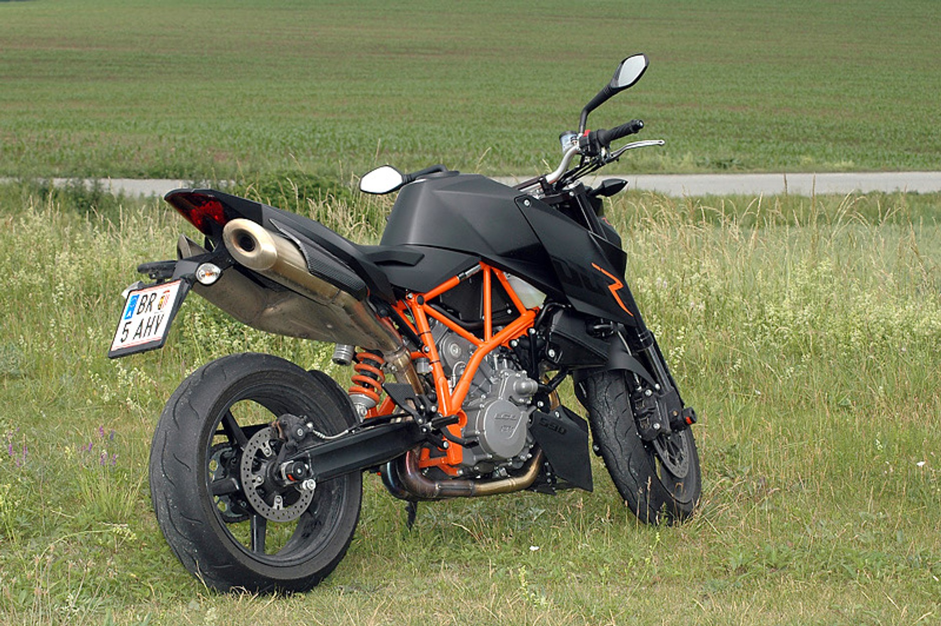 KTM 990 SuperDuke R: Ready to Race