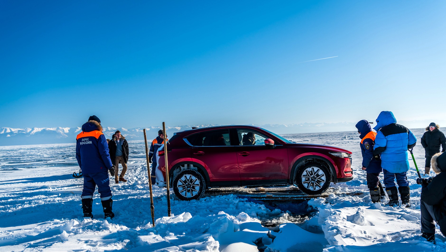 Mazda CX-5 na zamarzniętym Bajkale