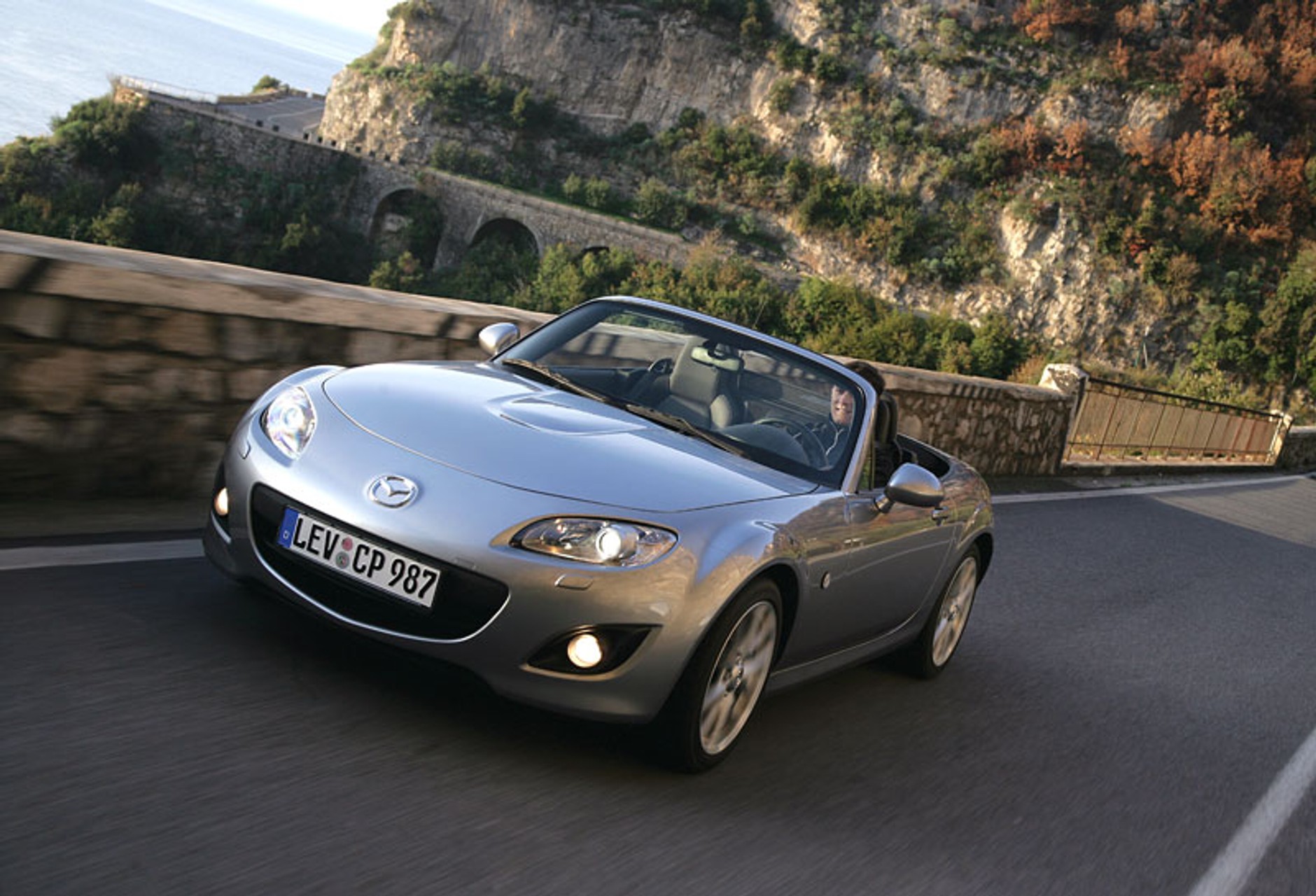 Mazda MX-5 Roadster Coupé: przyjemność przez 365 dni w roku